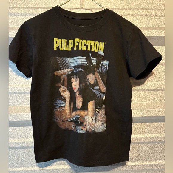pulp fiction Tops - Black Graphic Tee - Short Sleeve